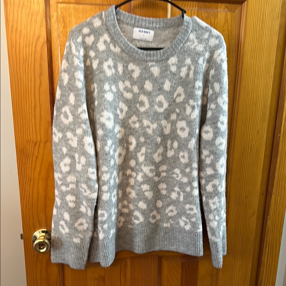 #53 - Old Navy Leopard Print Crew Neck Sweater